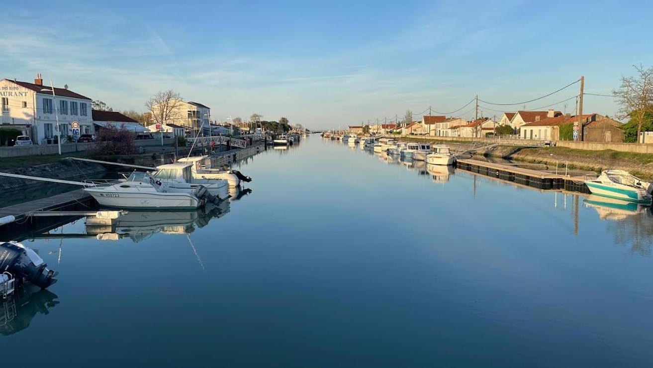 Les Bains Boyardville - Hotel Et Restaurant Luaran gambar