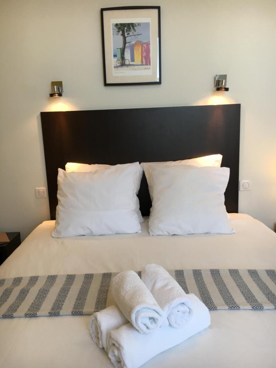 Les Bains Boyardville - Hotel Et Restaurant Luaran gambar